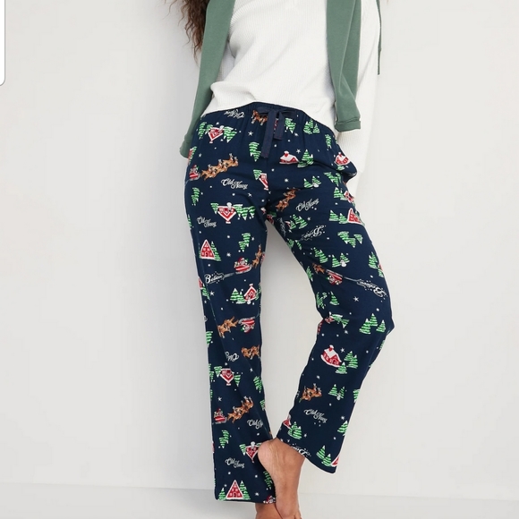 Old Navy Family Christmas Pajamas Reindeer & Sleigh Rides - Picture 2 of 5